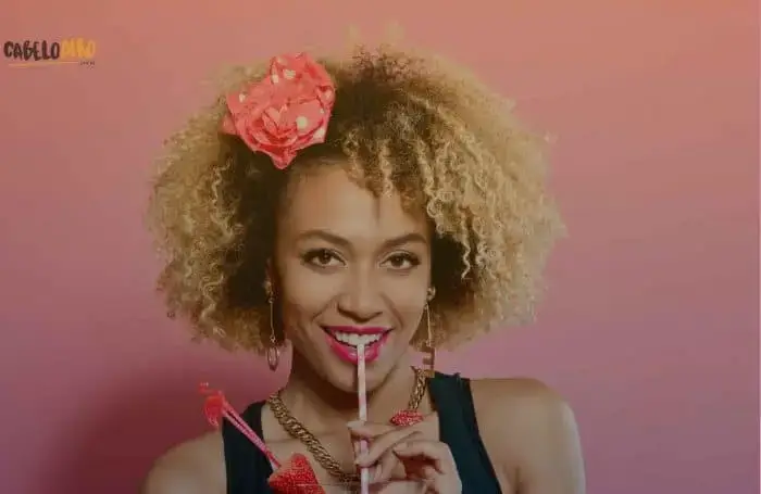 Dicas de cuidados para cabelo afro colorido: antes, durante e depois