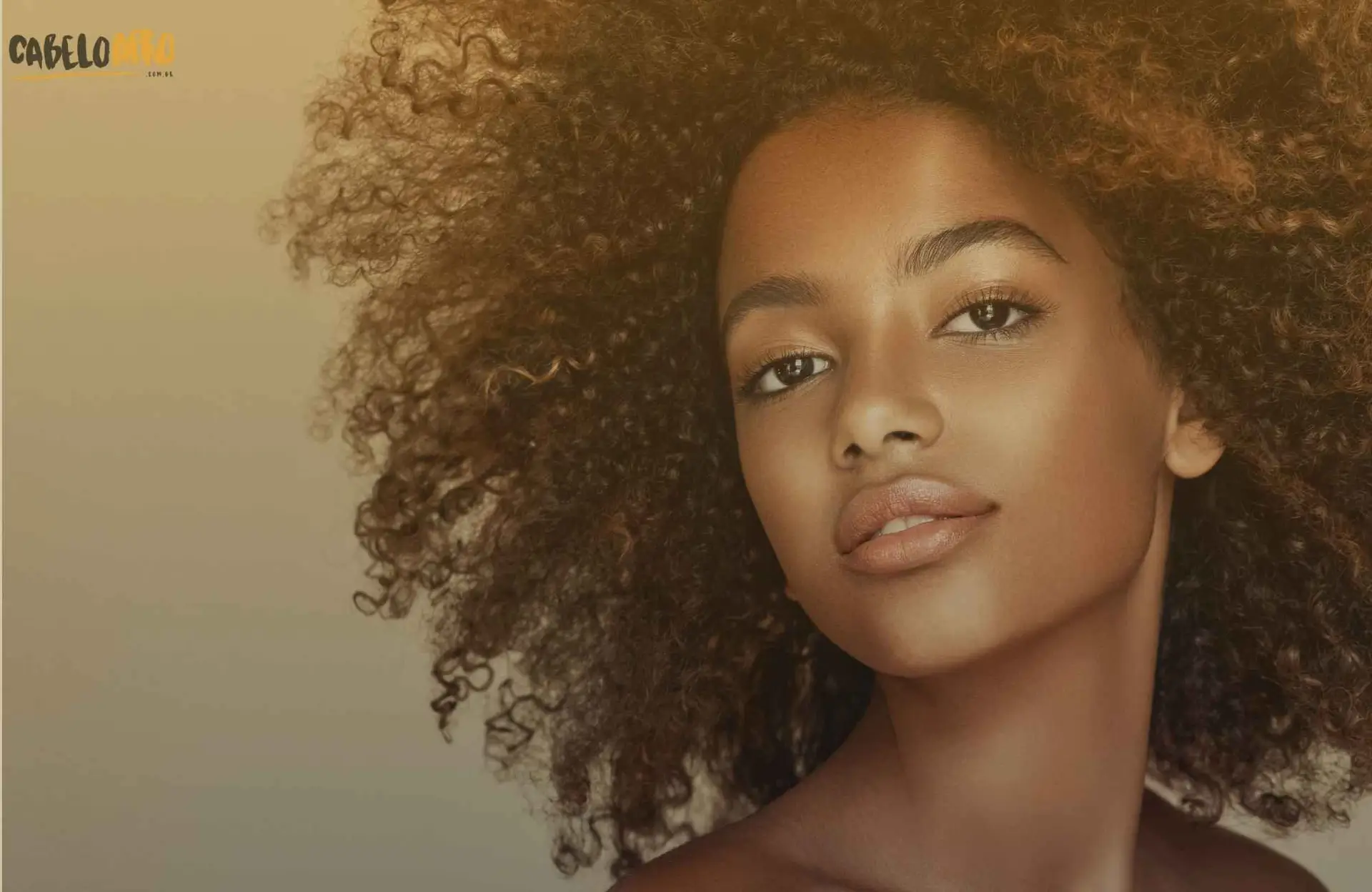 Aprenda a fazer fitagem no cabelo crespo e no cabelo cacheado!