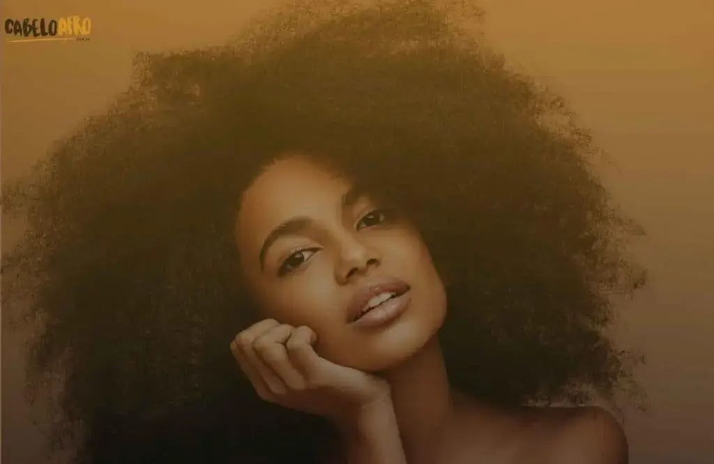 Como cuidar do cabelo crespo para mantê-lo hidratado e saudável?