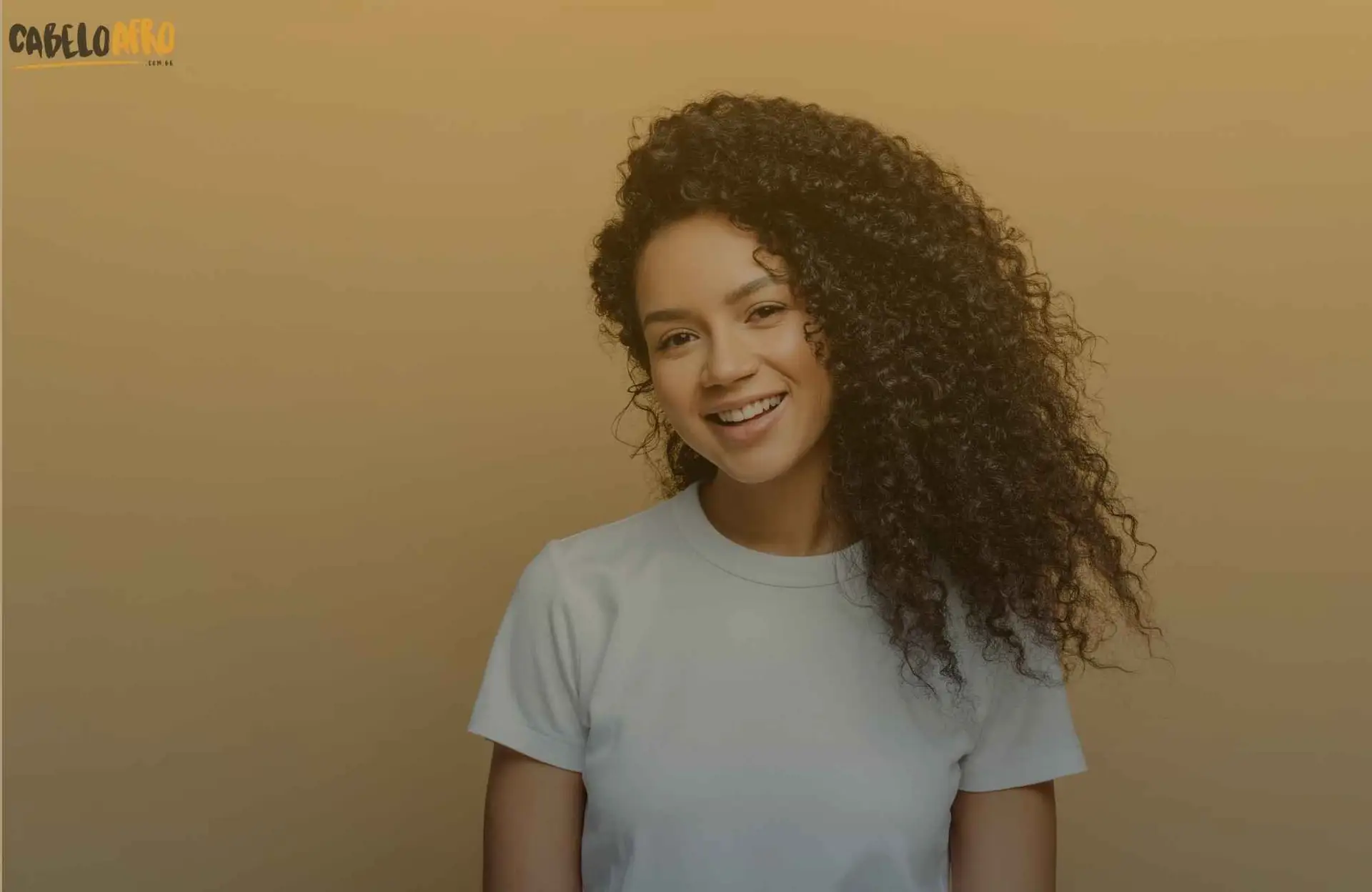 O que causa os cabelos frisados