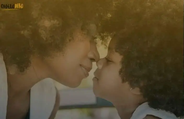 Veja 7 Dicas para pentear cabelos afros com menos frizz