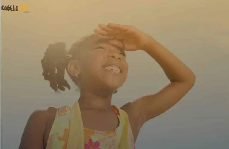 Cabelos para crianças: 5 penteados para fazer na praia