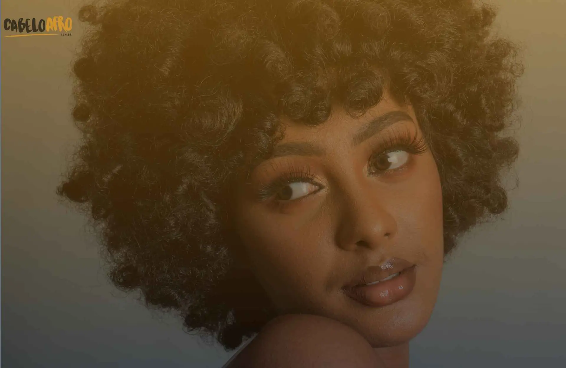 Como fazer 4 penteados para cabelos afro em poucos minutos