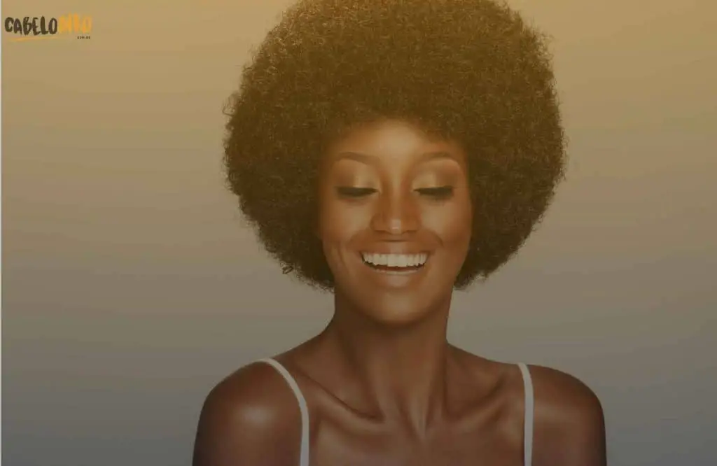 Conheça 5 penteados para cabelos afro para o inverno e como cuidar